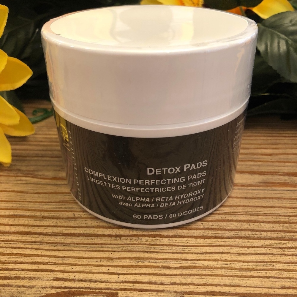 NEW! Detox Complexion Perfecting Pads (60)